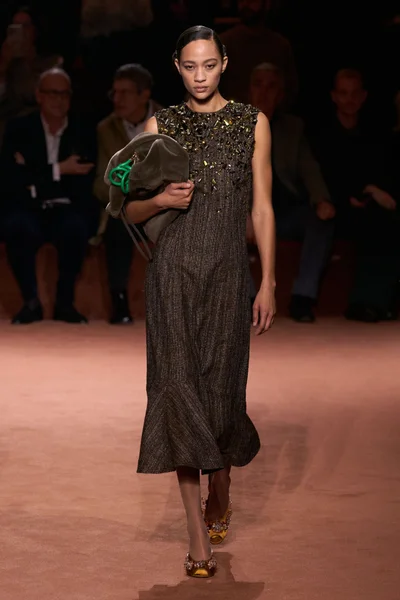 Look 24